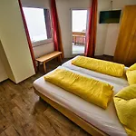 Hotel Jungfrau 2*